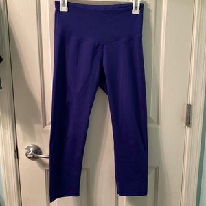 Old Navy Go Dry High Waist Capri Leggings